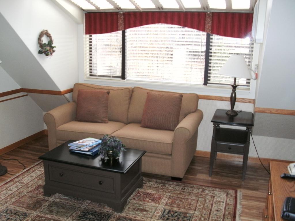 Clock Tower Resort Whistler Room photo